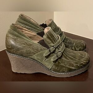Dromedaris Women's Euro Comfort Wedge Shoes Size 8.5 / 39